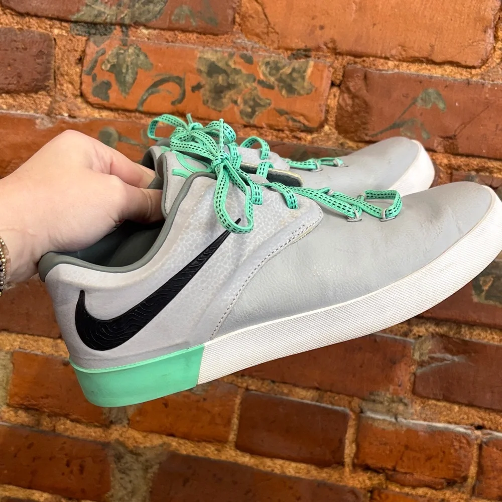 Nike KD Vulc 2 Basketball Sneakers Grey Barely Green Color Way Size 7 Youth‎